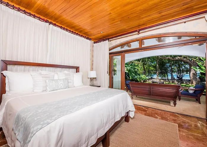 Blue Jewel Oceanfront Private *