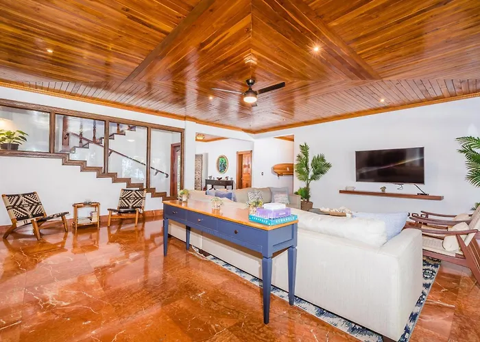 Villa Blue Jewel Oceanfront Private
