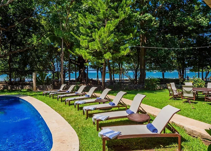 Blue Jewel Oceanfront Private Villa